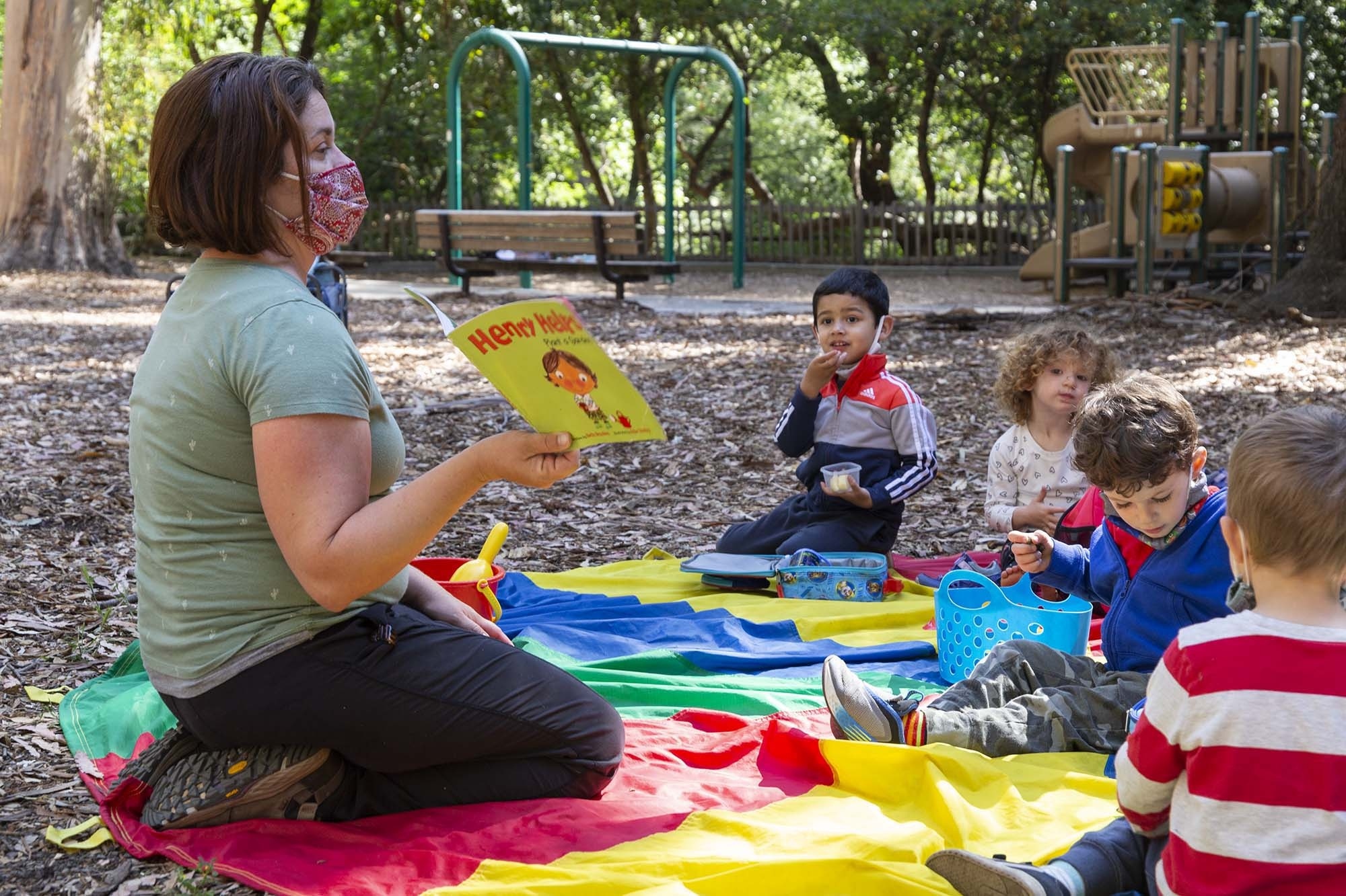 lop hoc ngoai troi trong dai dich anh 4