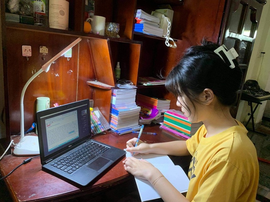 sinh viên áp lực khi học online ảnh 1 sinh vien ap luc khi hoc online anh 1