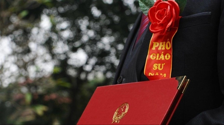 Nhom nhoam bai bao quoc te, 'an' tien 3 dau hinh anh