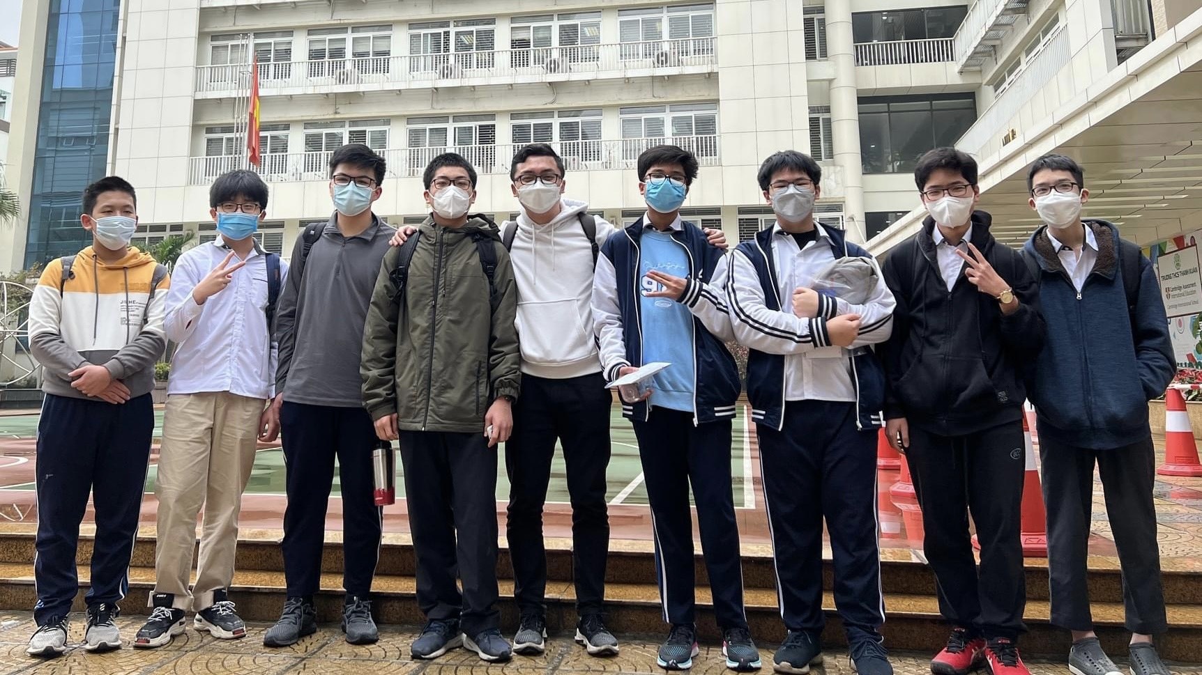 lop co 22 hoc sinh dau chuyen Ly anh 2