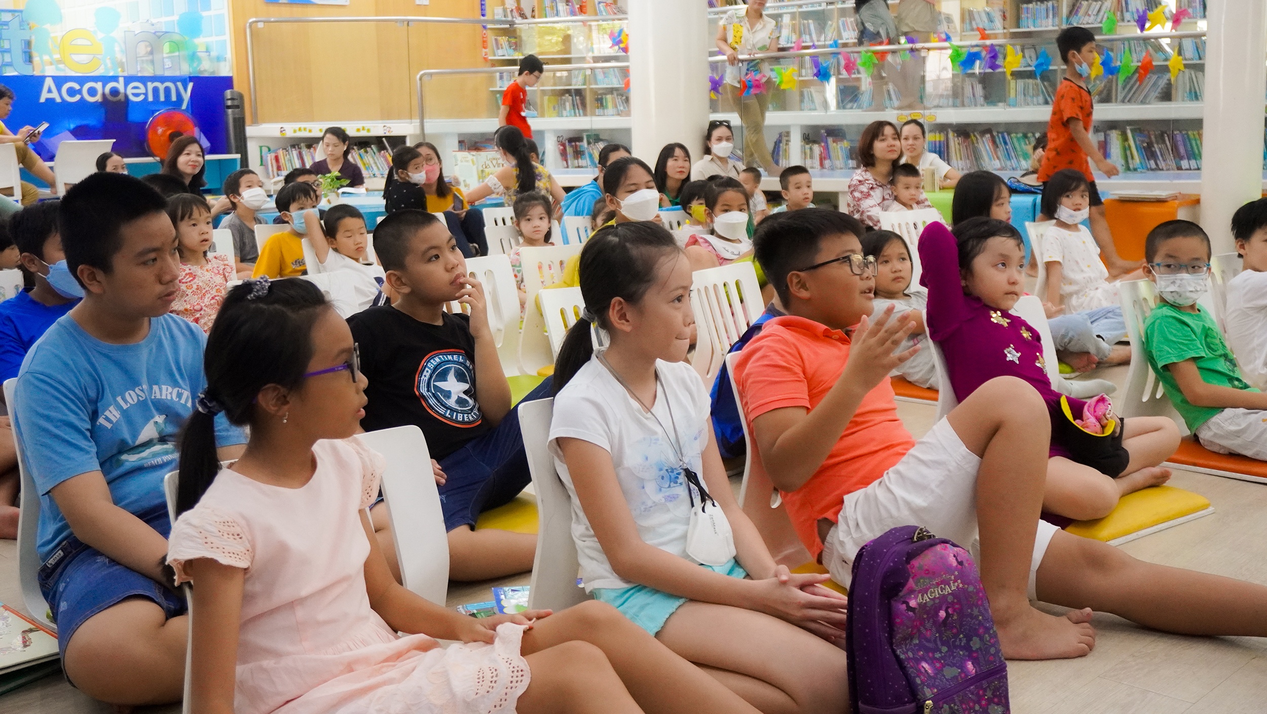 cho tre tham gia khoa hoc trai nghiem anh 1