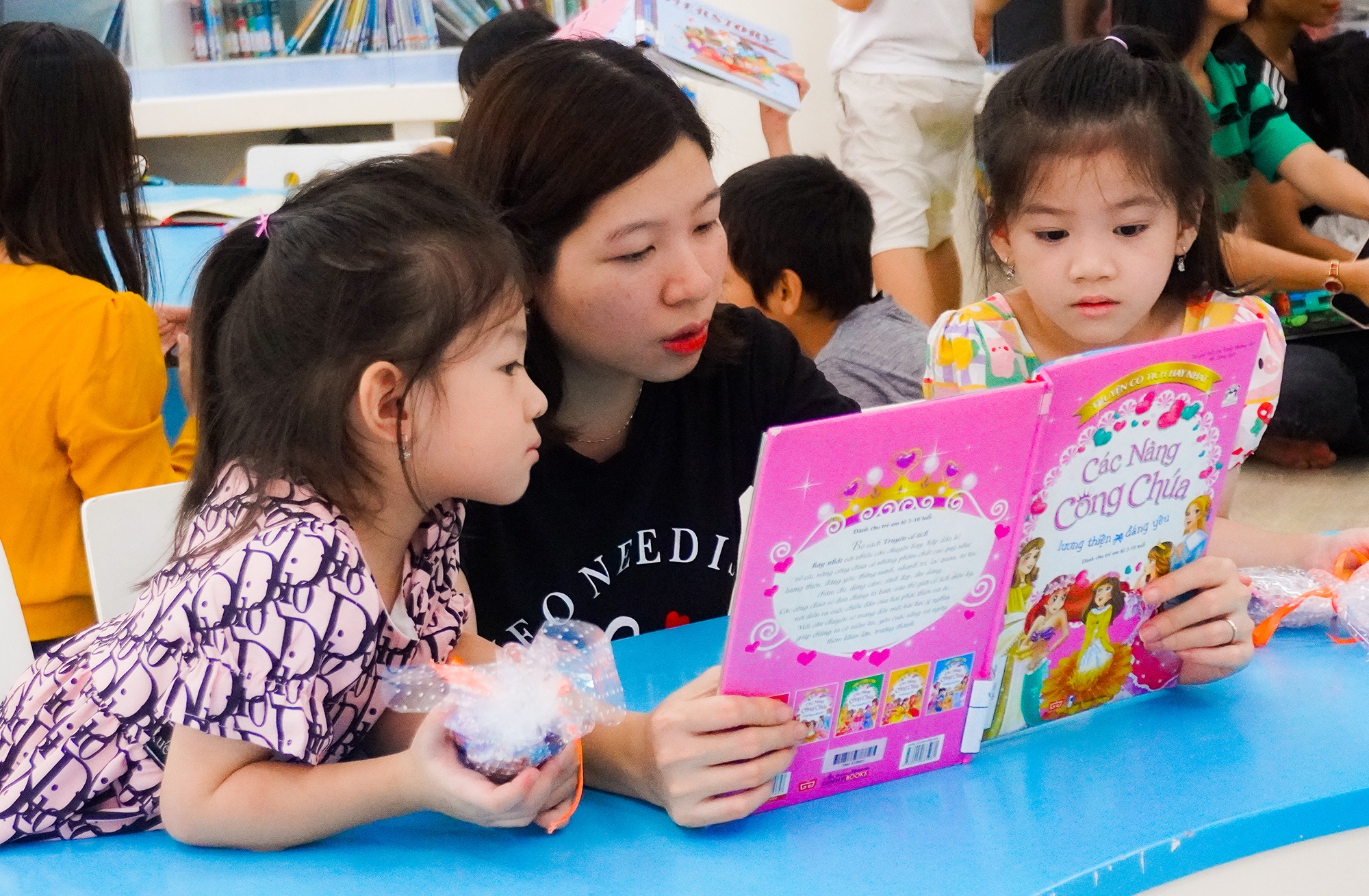 cho tre tham gia khoa hoc trai nghiem anh 3