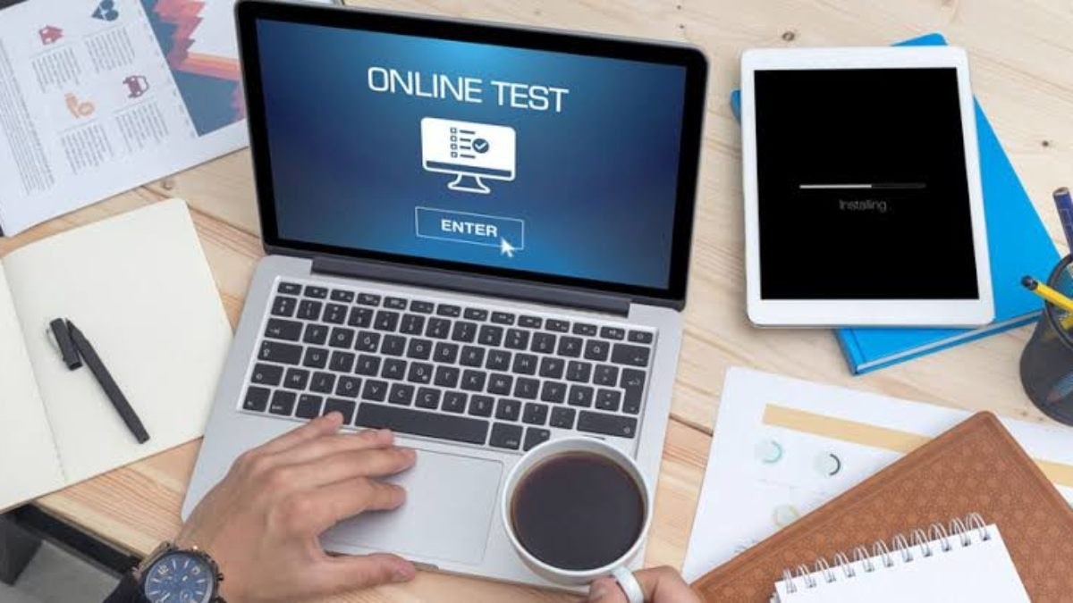 Nganh cong nghiep tien ty giup sinh vien Australia gian lan thi online hinh anh