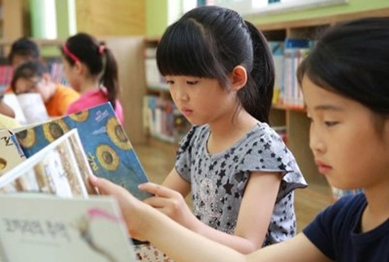 Han Quoc du kien cho tre vao tieu hoc tu 5 tuoi hinh anh