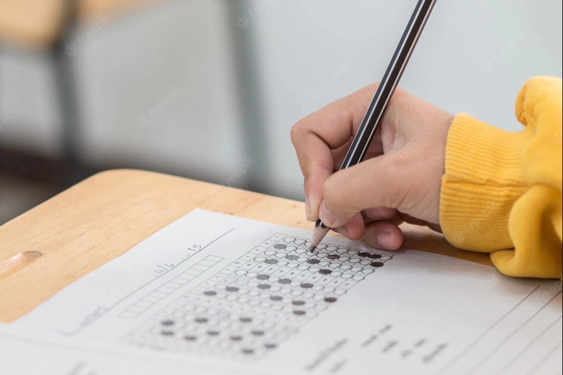 Can bo coi thi can linh dong hon sau vu thi sinh bi diem 0 vi ngu quen hinh anh