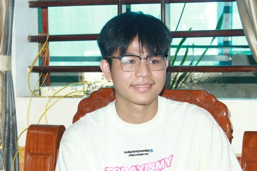 Nam sinh mo coi trung tuyen 4 dai hoc My hinh anh