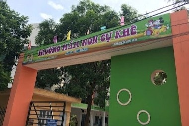 Phu huynh buc xuc vi nha truong lam thu de lam viec khac hinh anh