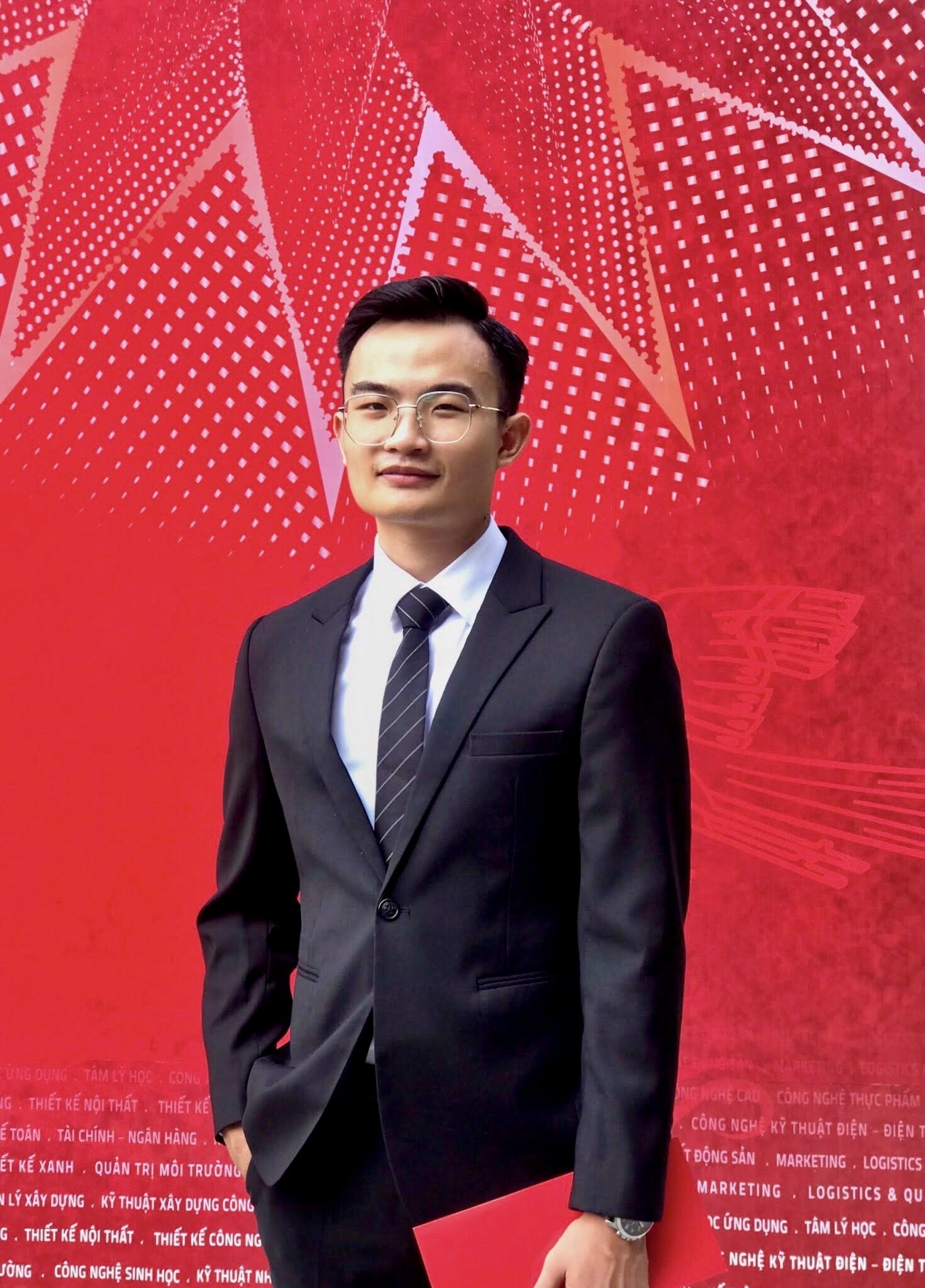 tuyen nhan su qua LinkedIn anh 2