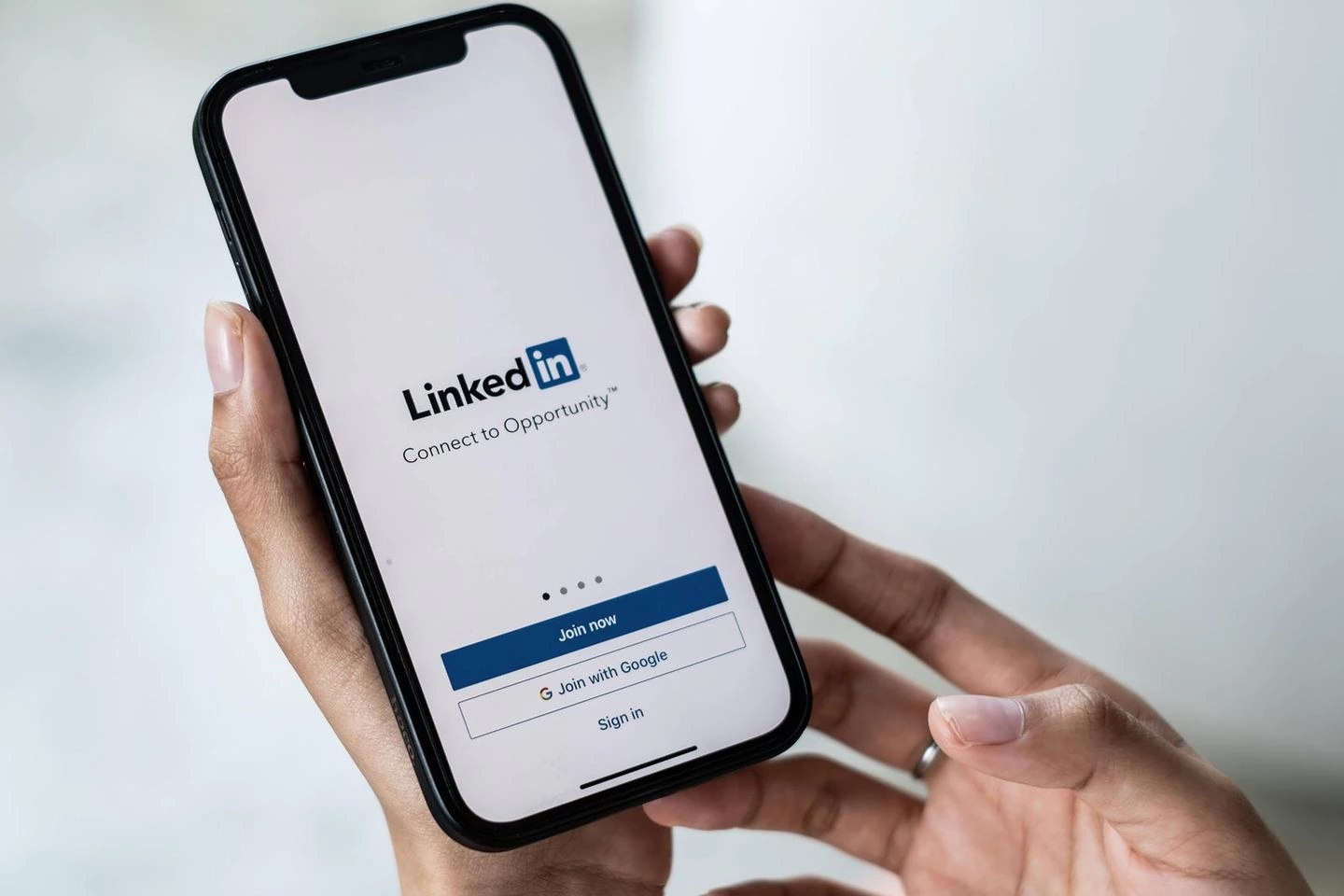 quay roi tren LinkedIn anh 2