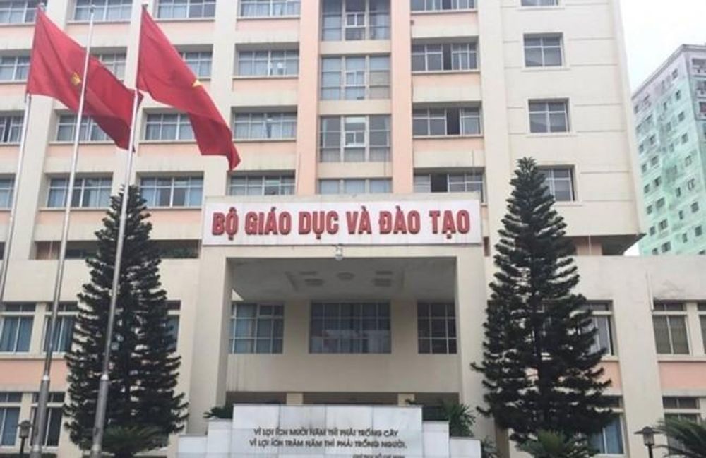 Nhieu trang web, fanpage gia mao Bo GD&DT hinh anh