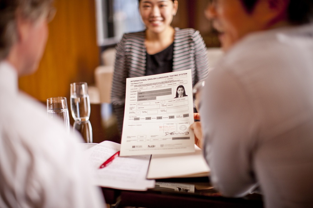 Ra khoi phong thi IELTS moi biet ky thi da bi hoan hinh anh