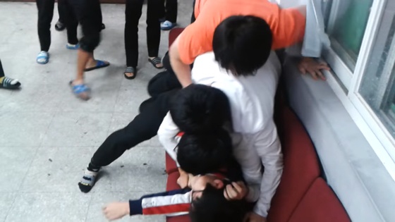 Tro choi bat chuoc tham kich Itaewon gay tranh cai o Han Quoc hinh anh