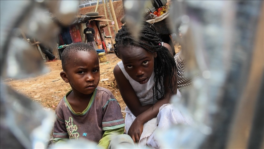 3,5 trieu tre em Kenya se phai nghi hoc vi han han hinh anh