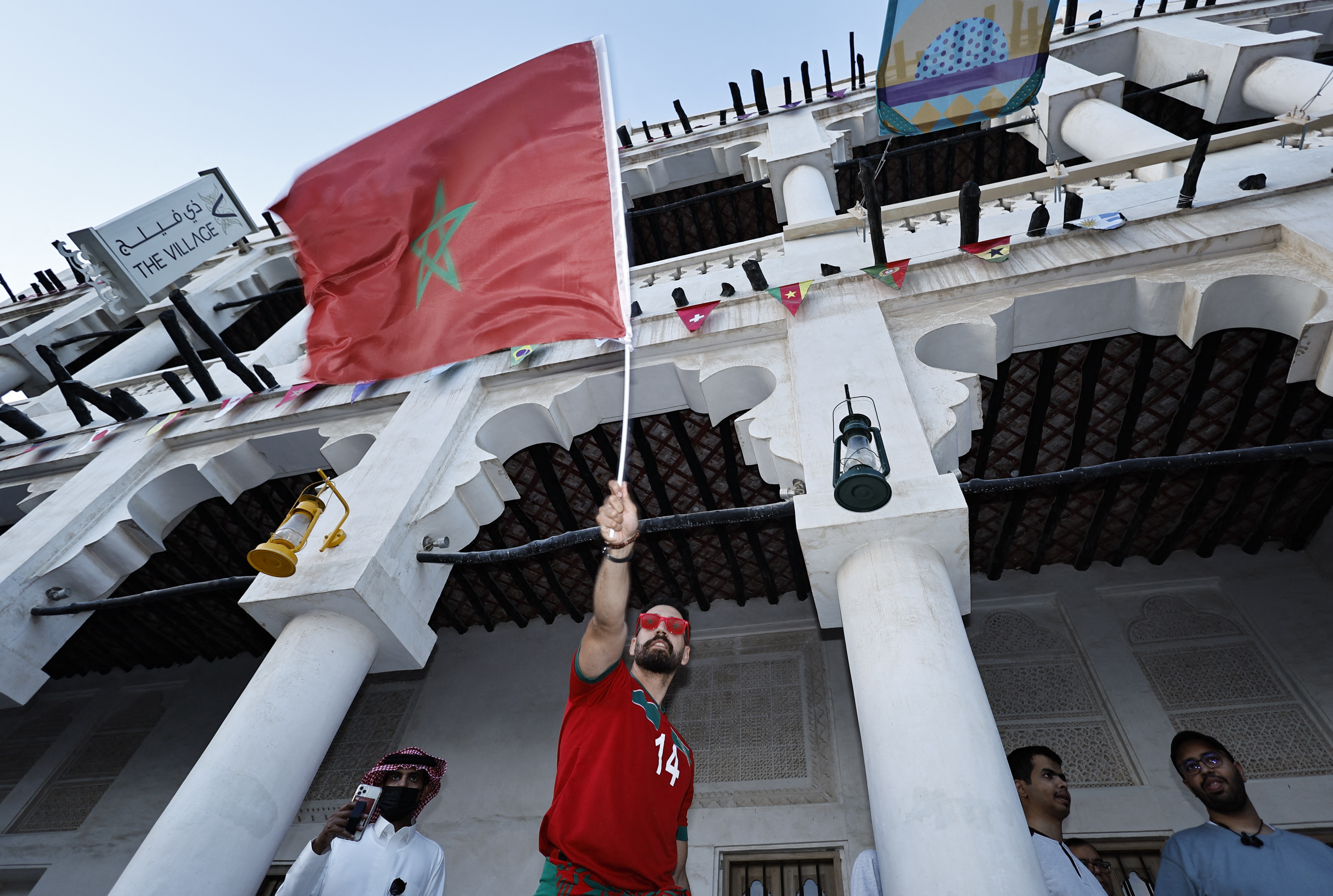 Ngon ngu thuong luu mot thoi va su that sung cua tieng Phap o Morocco hinh anh