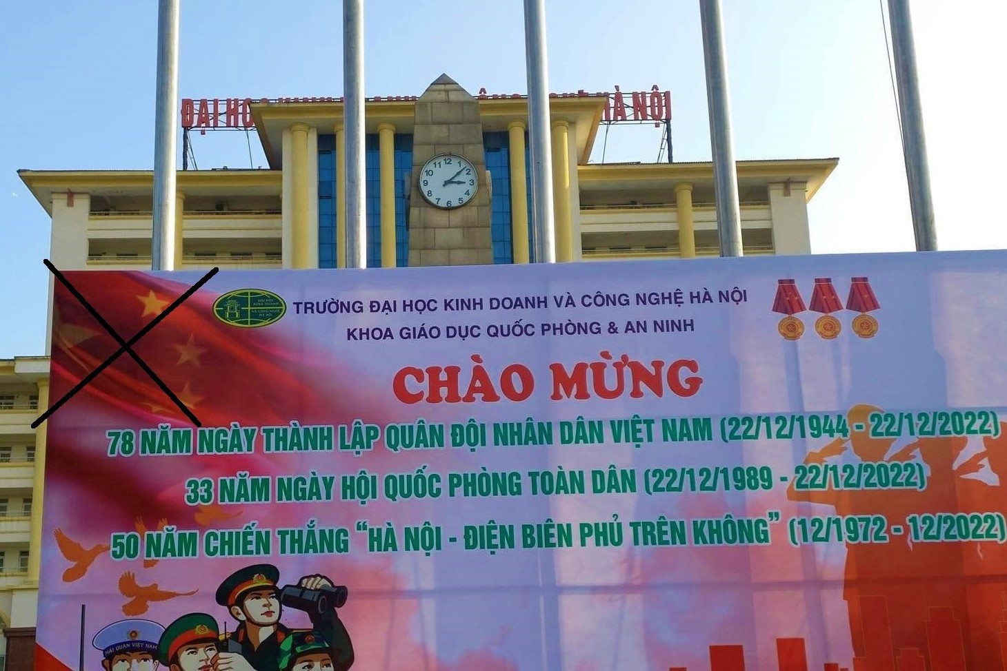Treo pano in co Trung Quoc, truong dai hoc giai trinh loi sai hinh anh