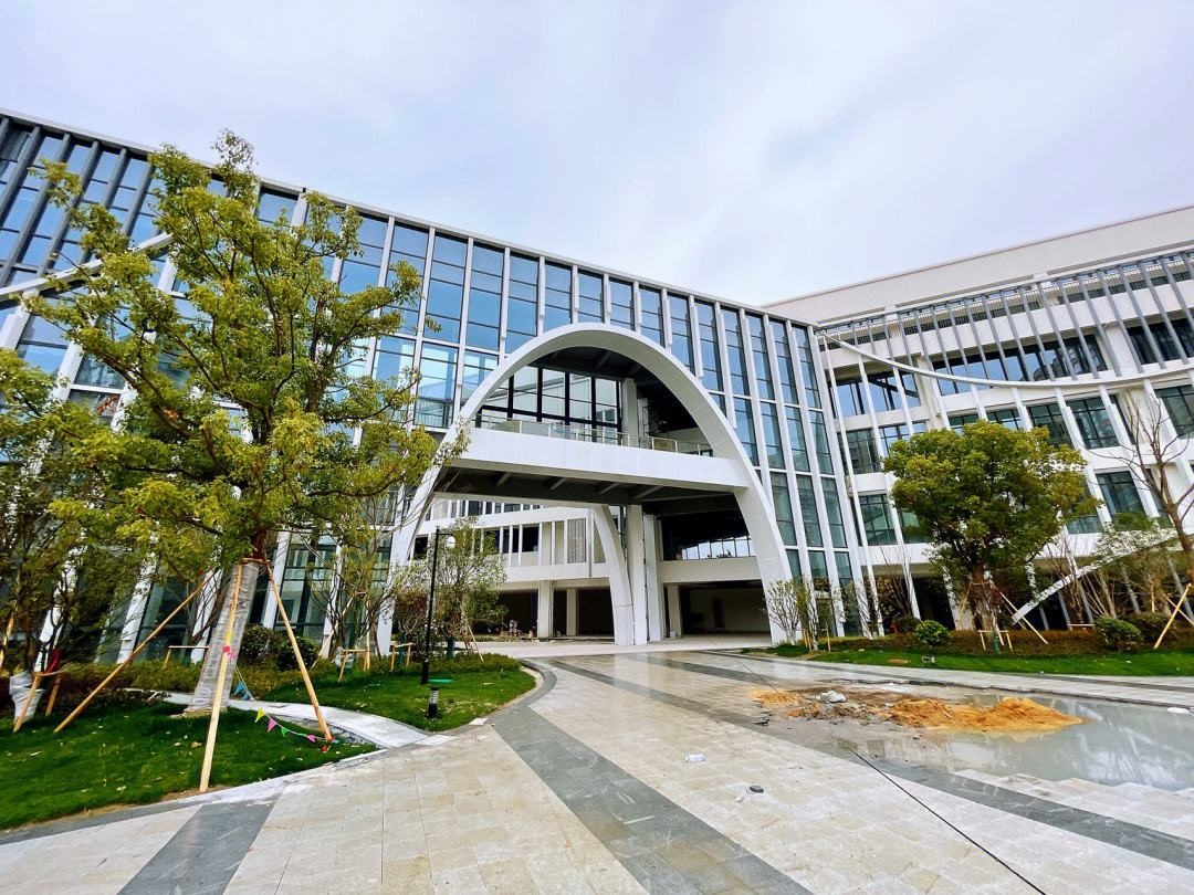 Truong yeu cau phu huynh viet cam ket khong 'nghien' dien thoai hinh anh