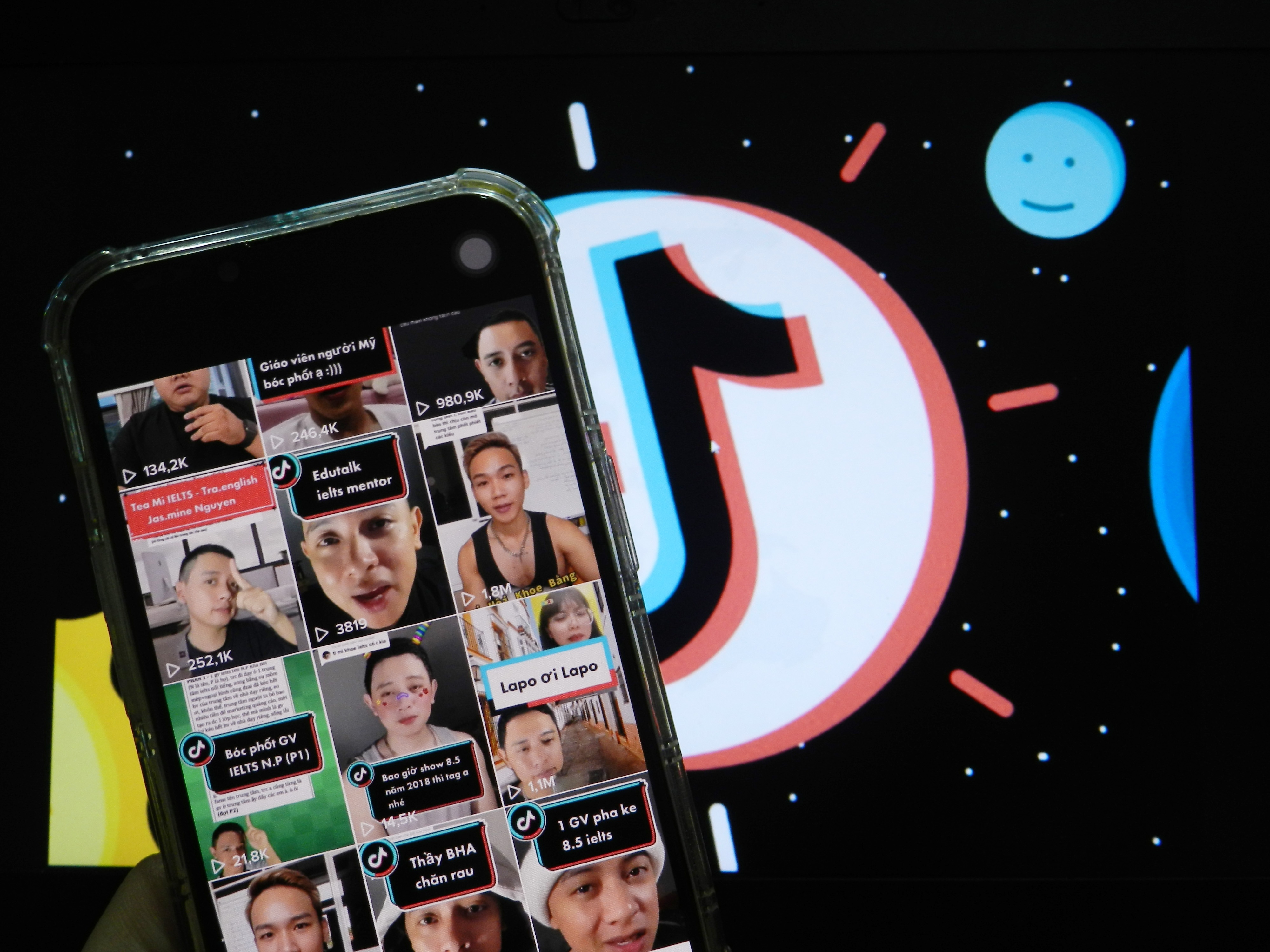 'Khau chien' day tieng Anh, khoe diem IELTS tren TikTok hinh anh