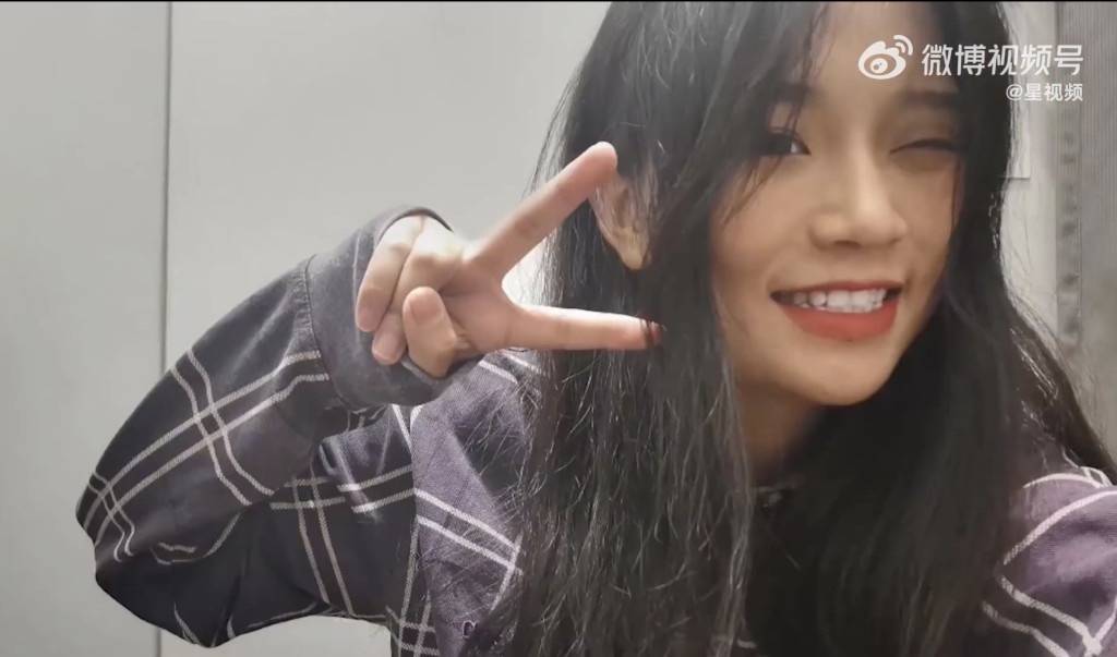 co gai lam truong thon anh 1