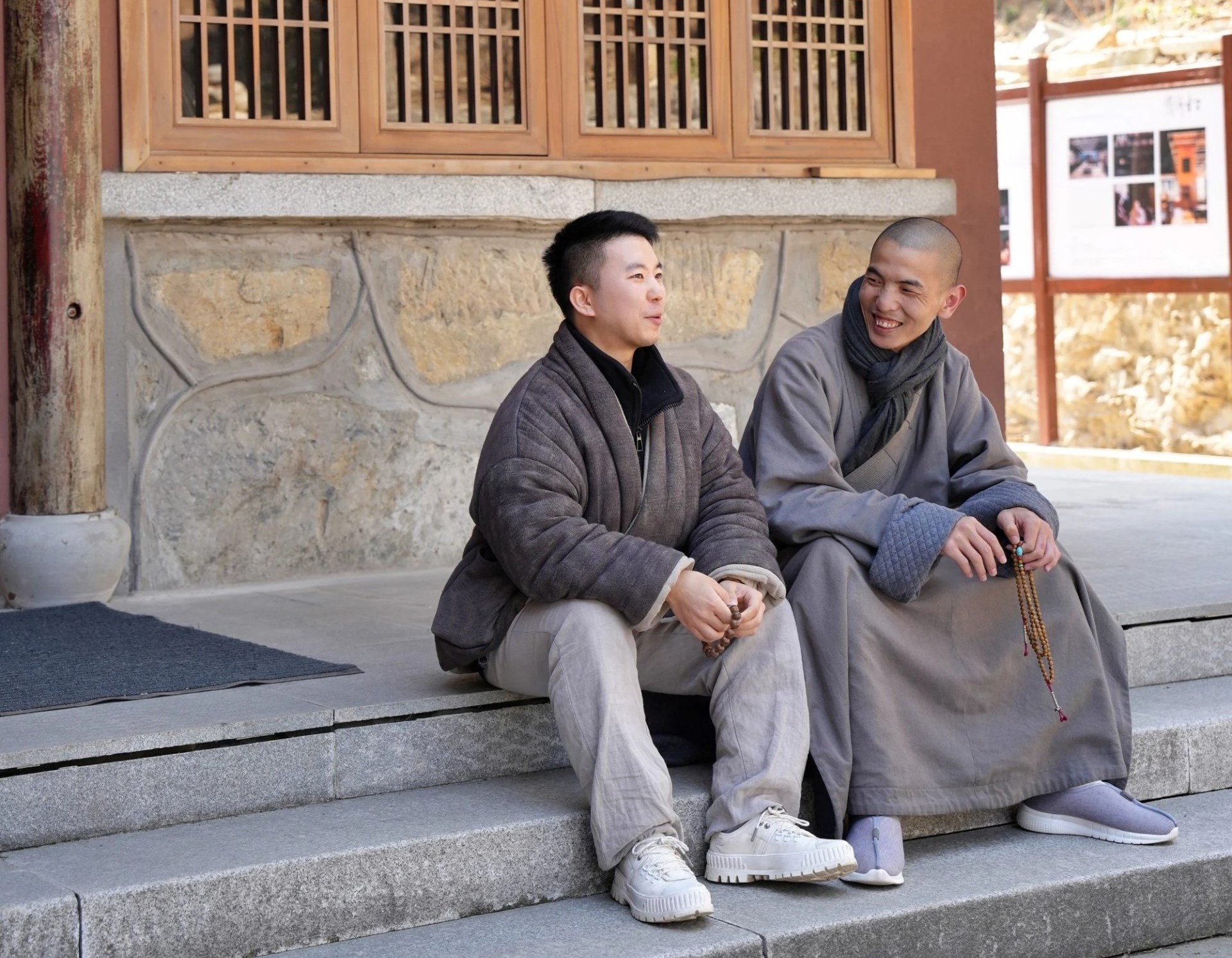 Chan cuoc song ap luc, nguoi tre Trung Quoc di tu, hoc lam gom hinh anh