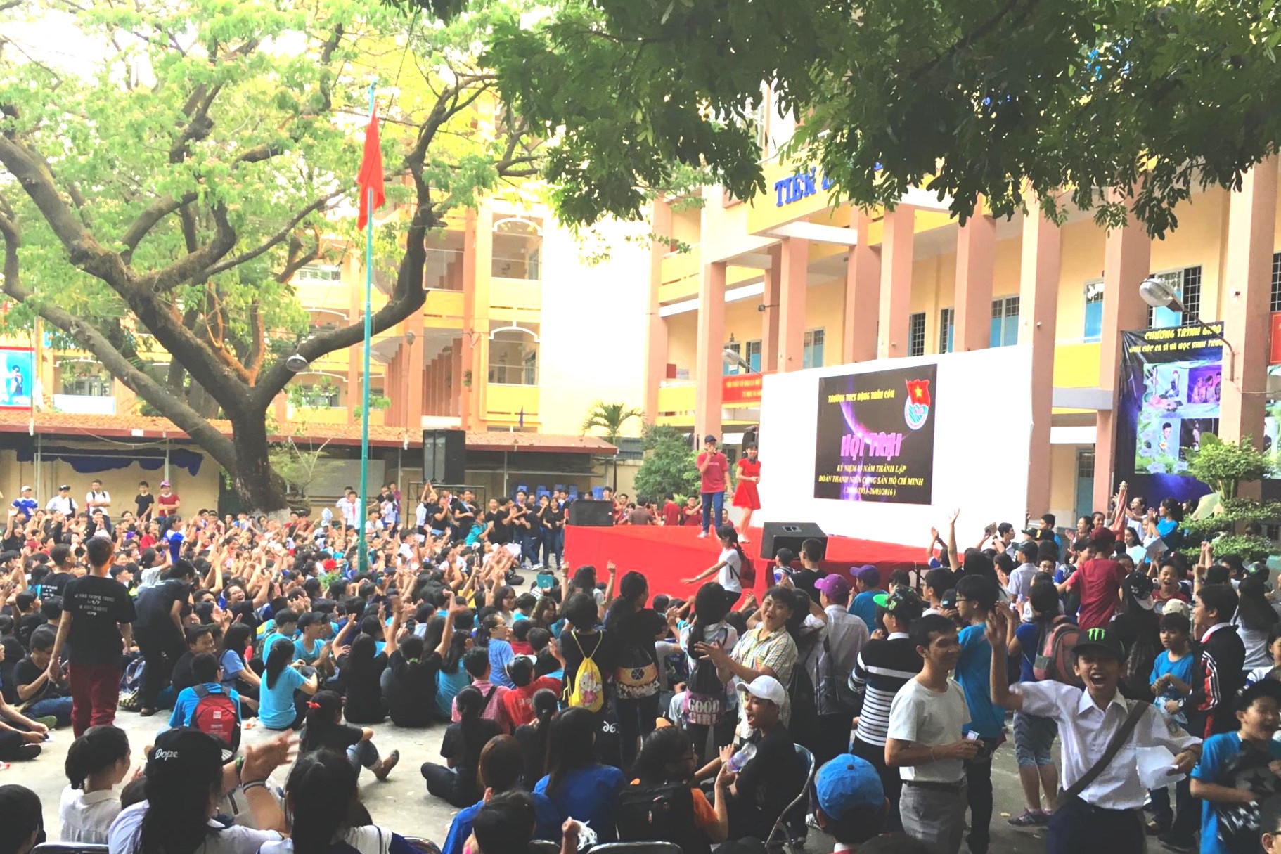 Dung truy thu phu huynh hon 10 trieu dong tien truong tien tien hinh anh