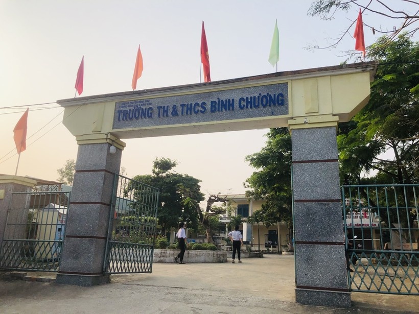 Lam ro vu viec hieu truong co hanh vi bao luc gia dinh hinh anh