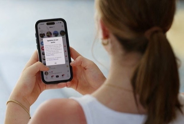 Ca the gioi cho doi ket qua tu Australia hinh anh