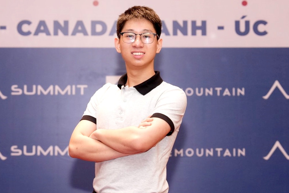 Ho so khac biet, nam sinh truong Ams gianh hoc bong 6 ty dong hinh anh