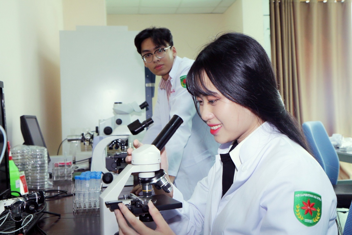 hoc phi truong tu thuc anh 1