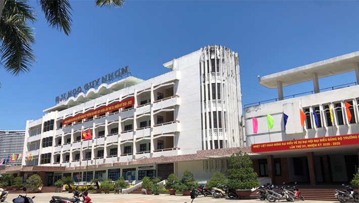 Dai hoc Quy Nhon xin loi vi nhan vien tu van cong kich hoc sinh hinh anh