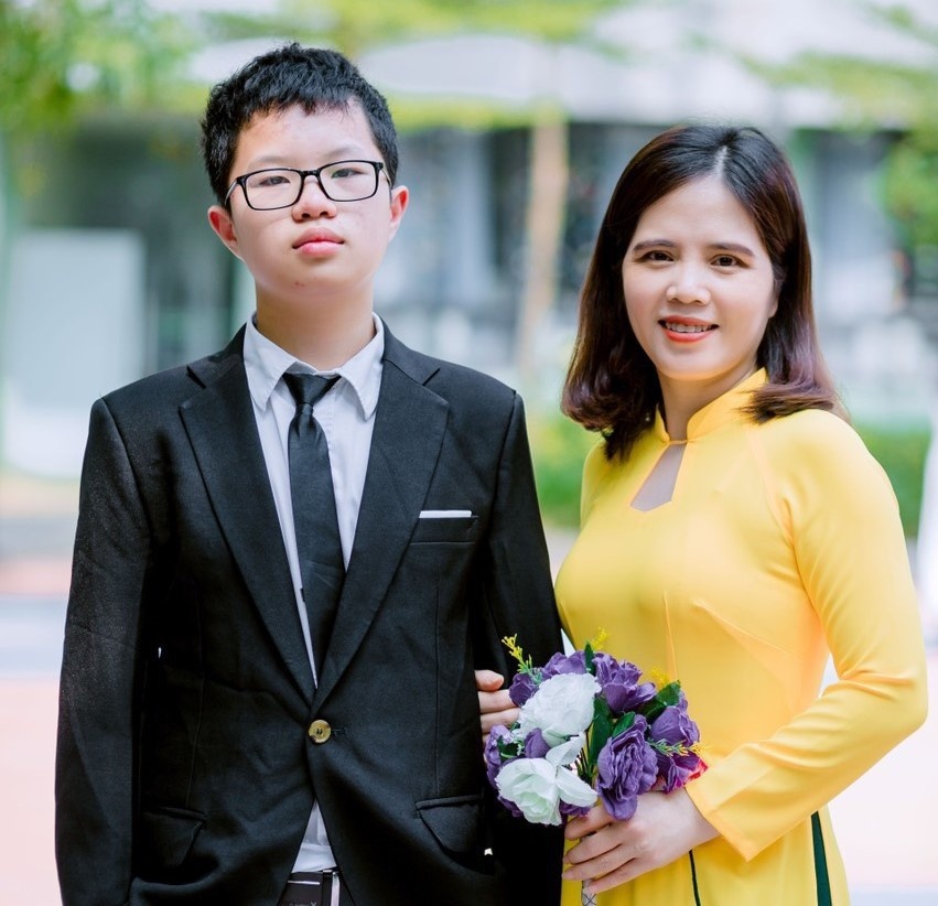 thu khoa truong chuyen anh 1