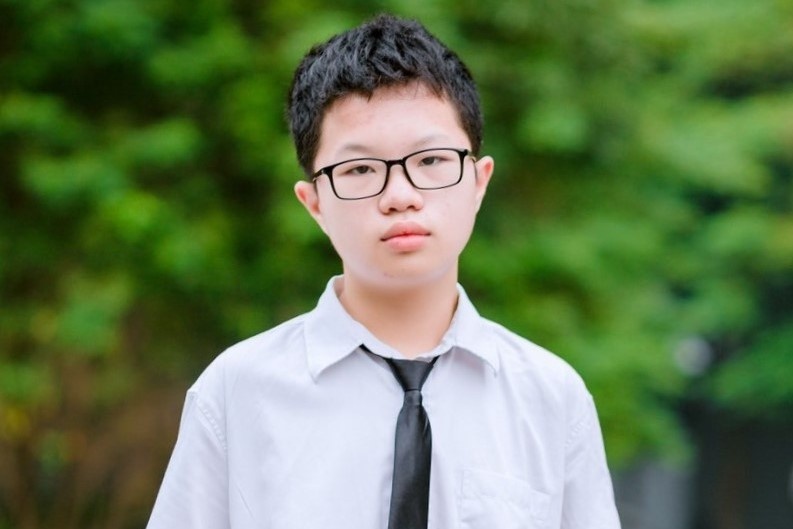 Gianh 2 diem 10 Toan, nam sinh Ha Noi thanh thu khoa chuyen Su pham hinh anh