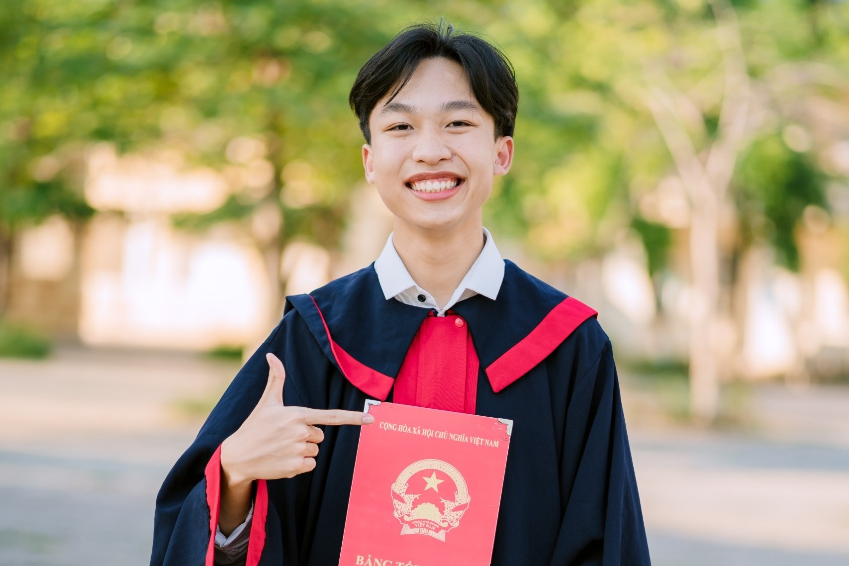 Hoc truong diem chuan thap nhat, nam sinh van thanh thu khoa dai hoc hinh anh