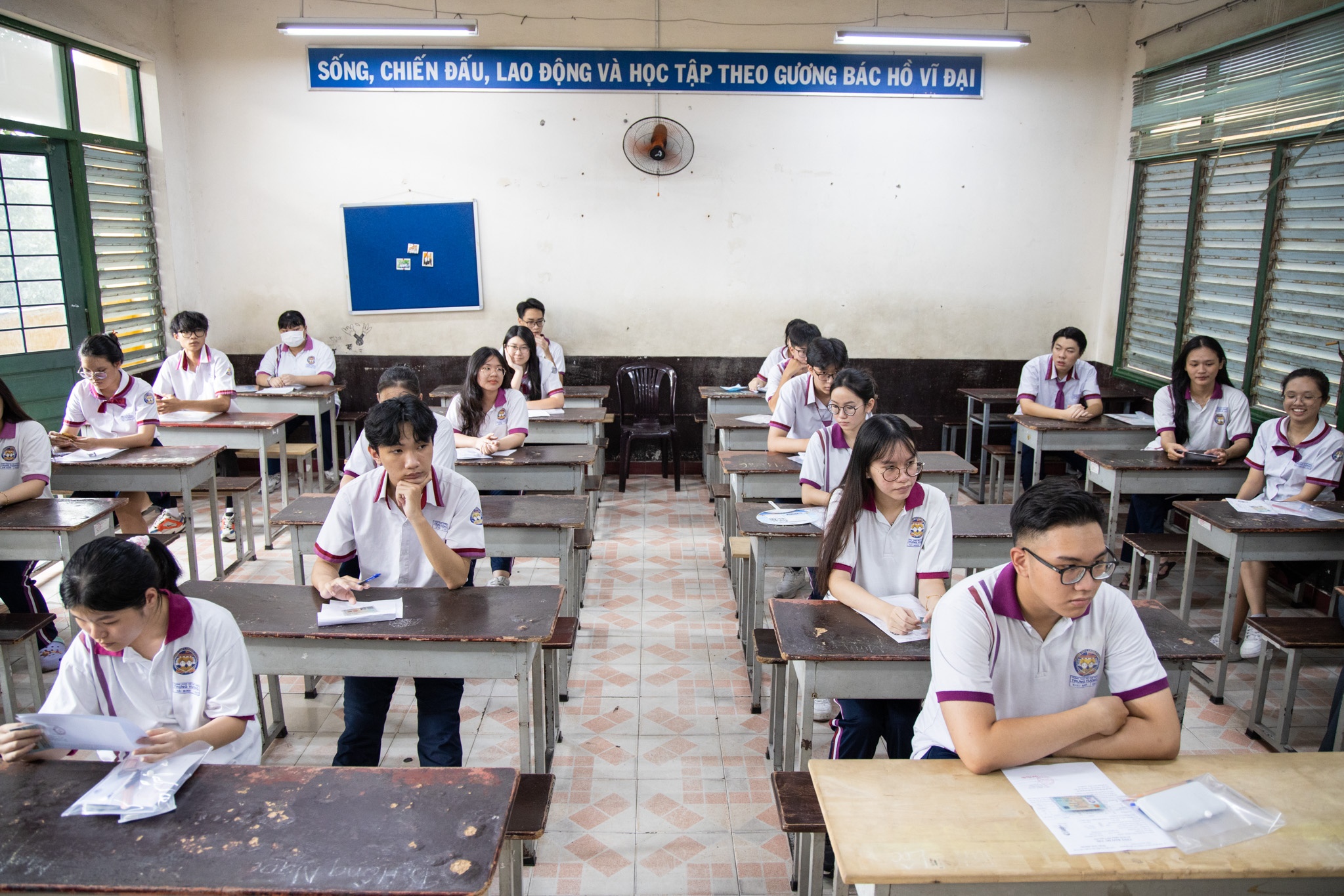 thi tot nghiep THPT 2023 anh 8