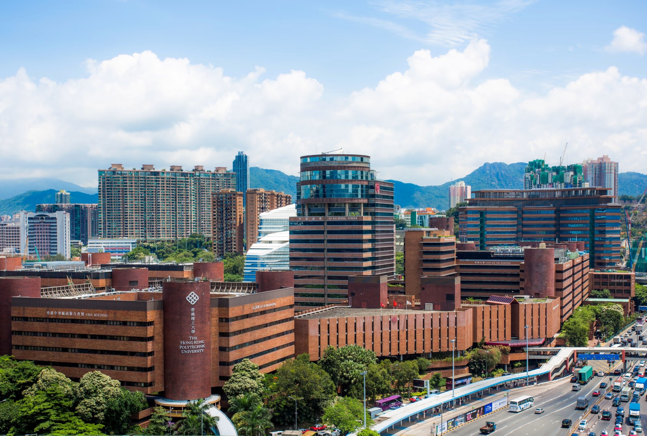 xep hang dai hoc anh 4