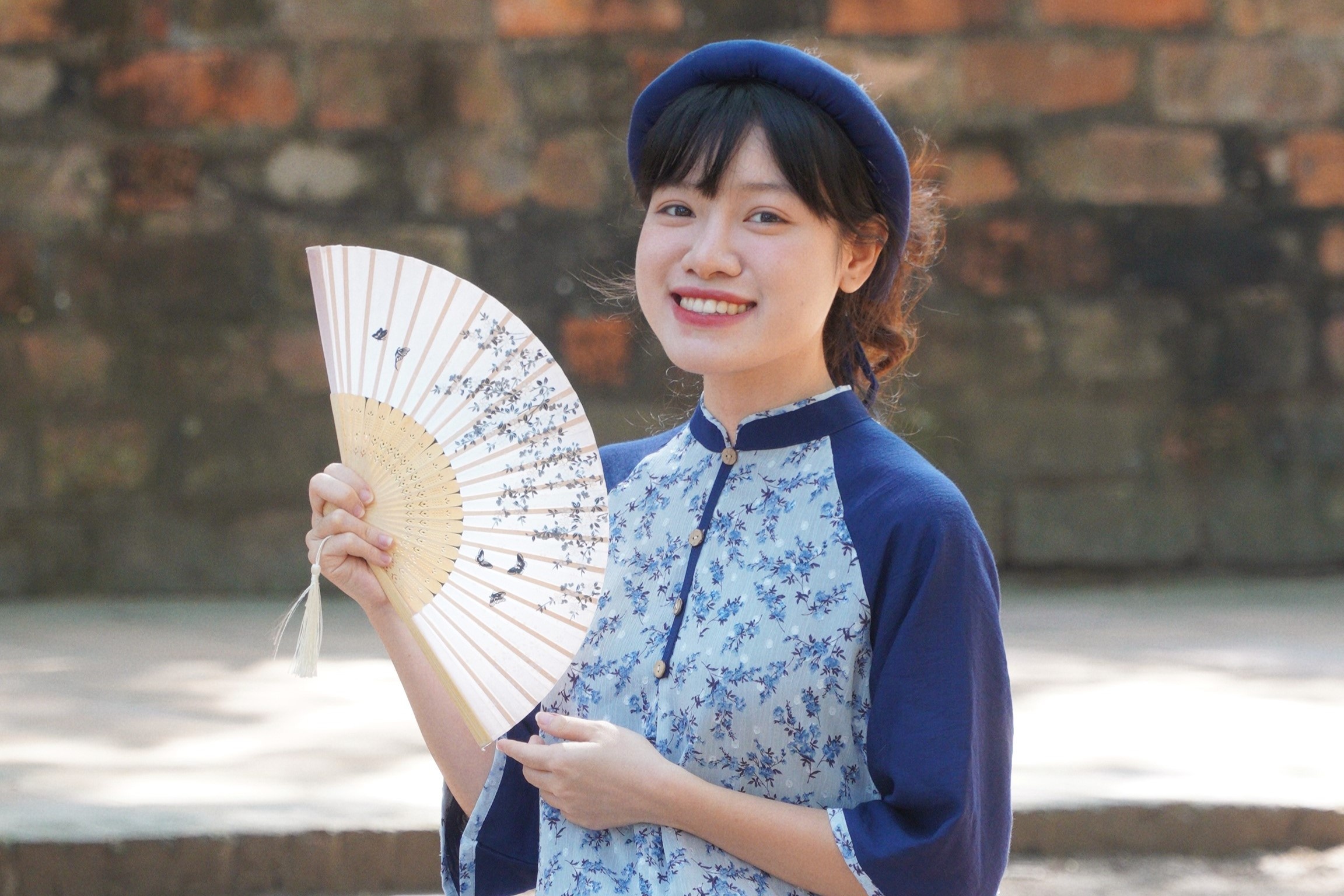 Hoc lich su bang meme, clip kieu gen Z hinh anh