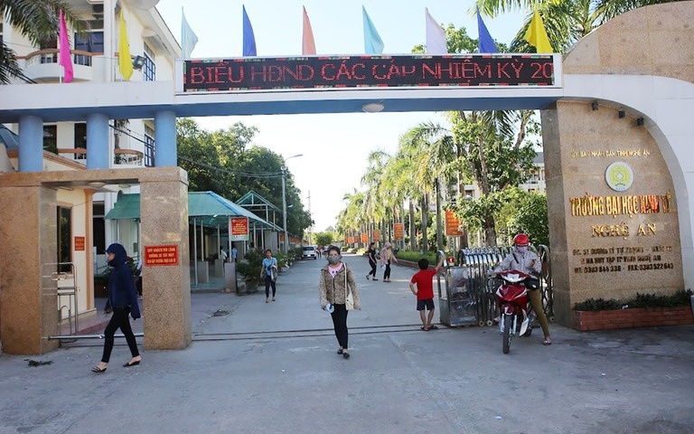 Sap nhap 3 truong thanh Dai hoc Nghe An hinh anh