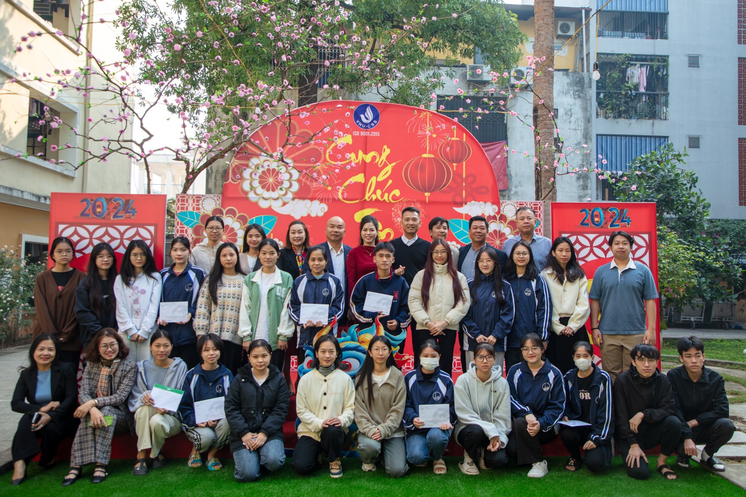 li xi cho sinh vien anh 1