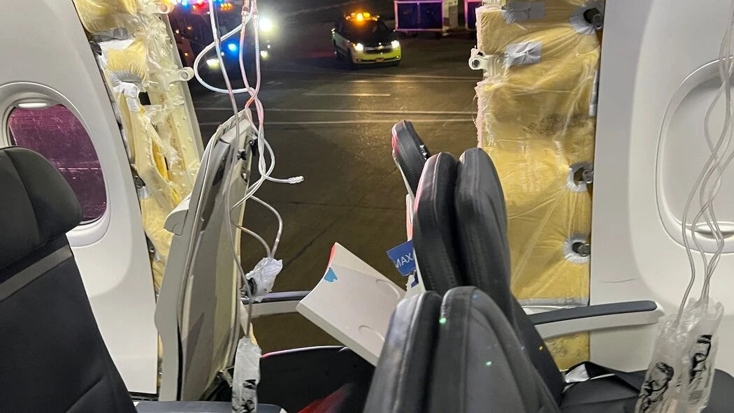 thoat hiem tren may bay anh 1