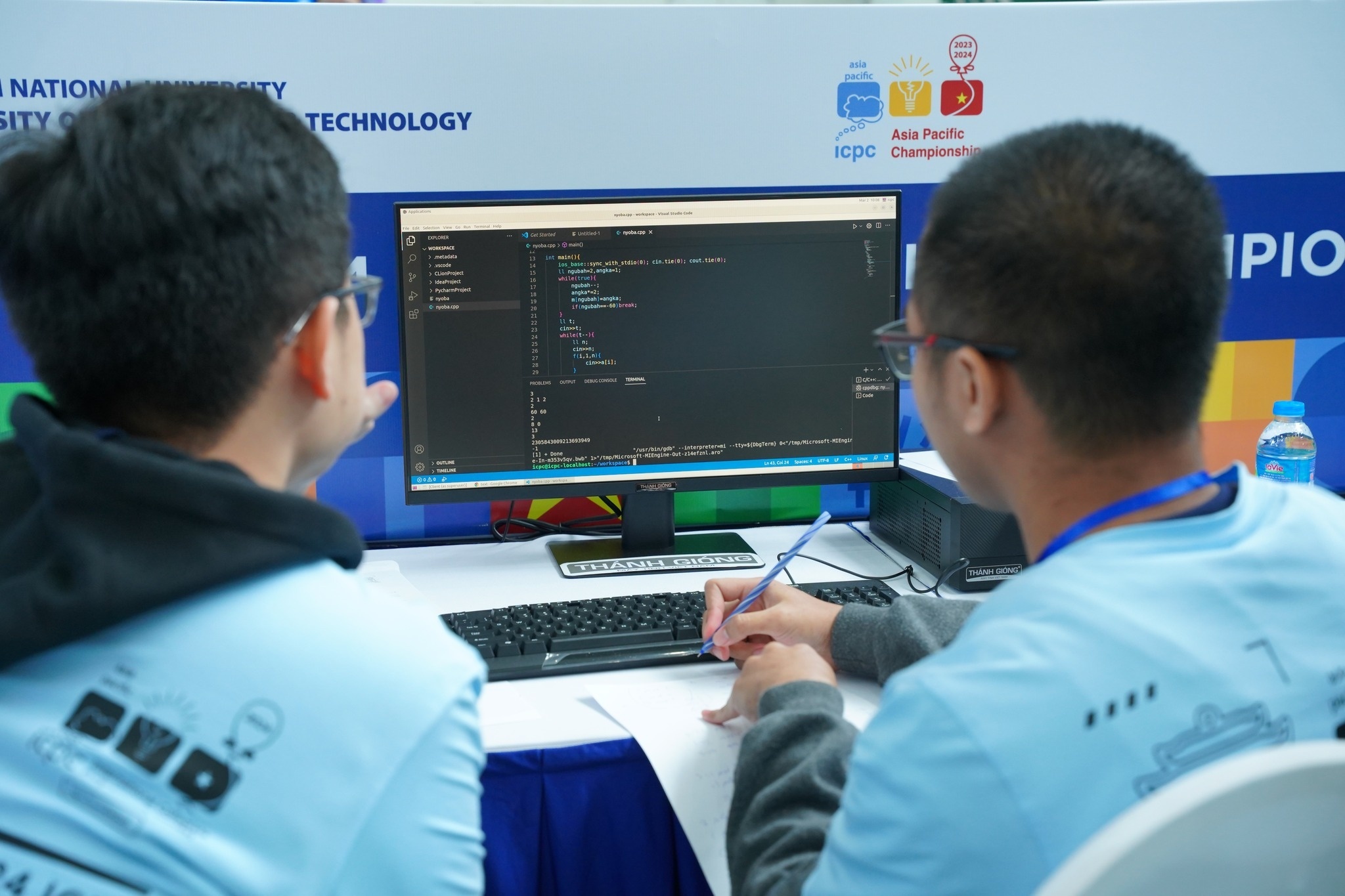 Truong dai hoc chi manh, tang laptop cho 100% sinh vien nhap hoc hinh anh
