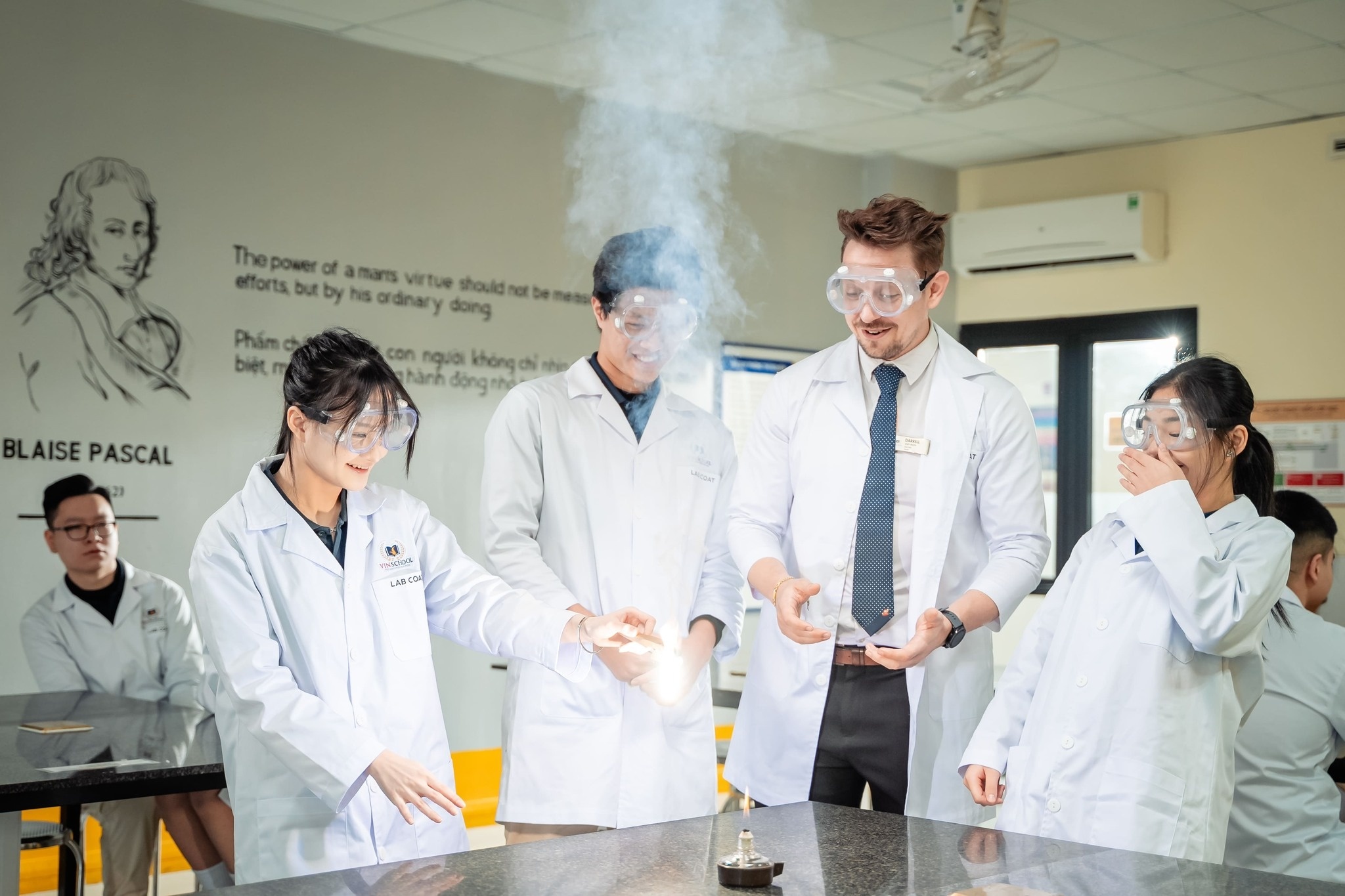 Hoc phi nam 2024-2025 cua truong tu thuc o TP.HCM hinh anh