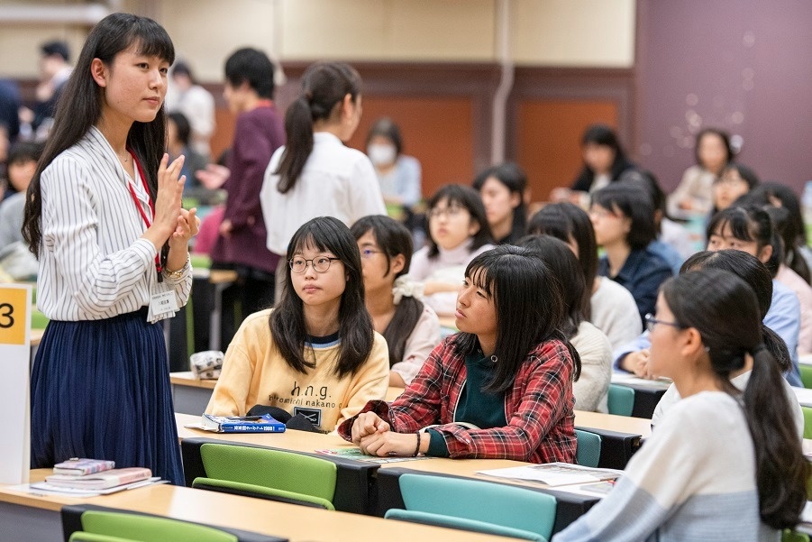 Noi dau cua nganh giao duc Nhat Ban hinh anh