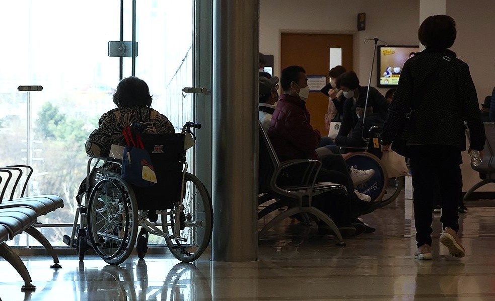 Canh be tac kho tin dang xay ra o Han Quoc hinh anh