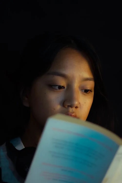 hoc sinh xem phim sex anh 1