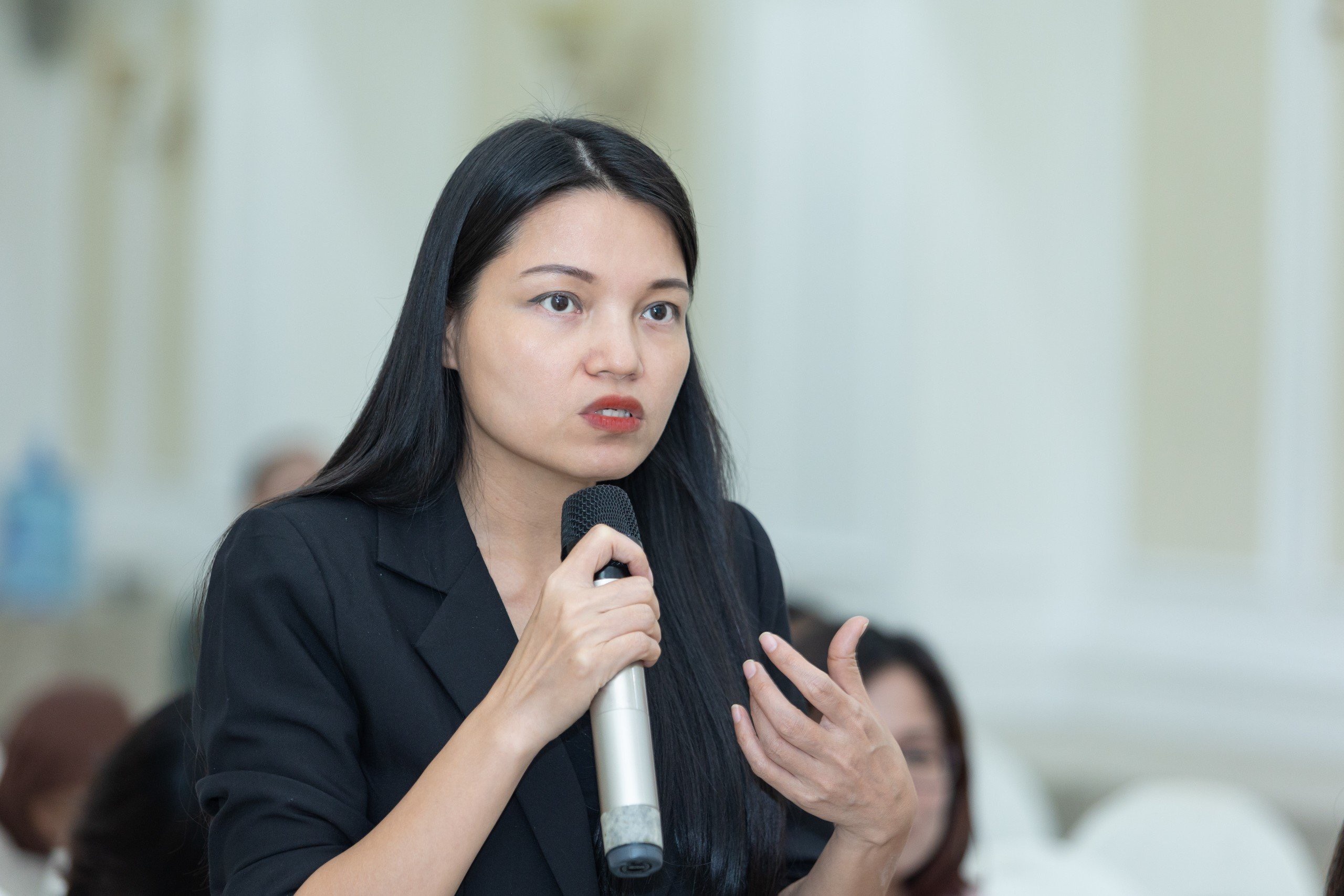 tre nhin ban lien hoan anh 3