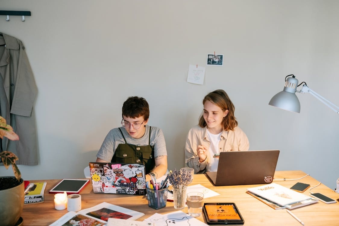 tang hoc phi dai hoc anh 4