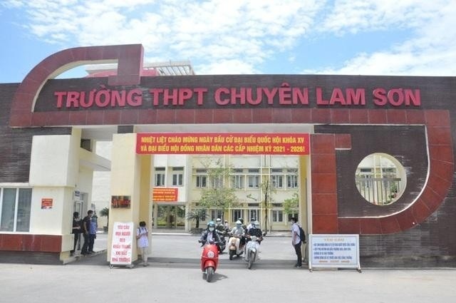 Vi sao thi sinh tu 1 len 9 diem sau phuc khao thi chuyen Lam Son? hinh anh