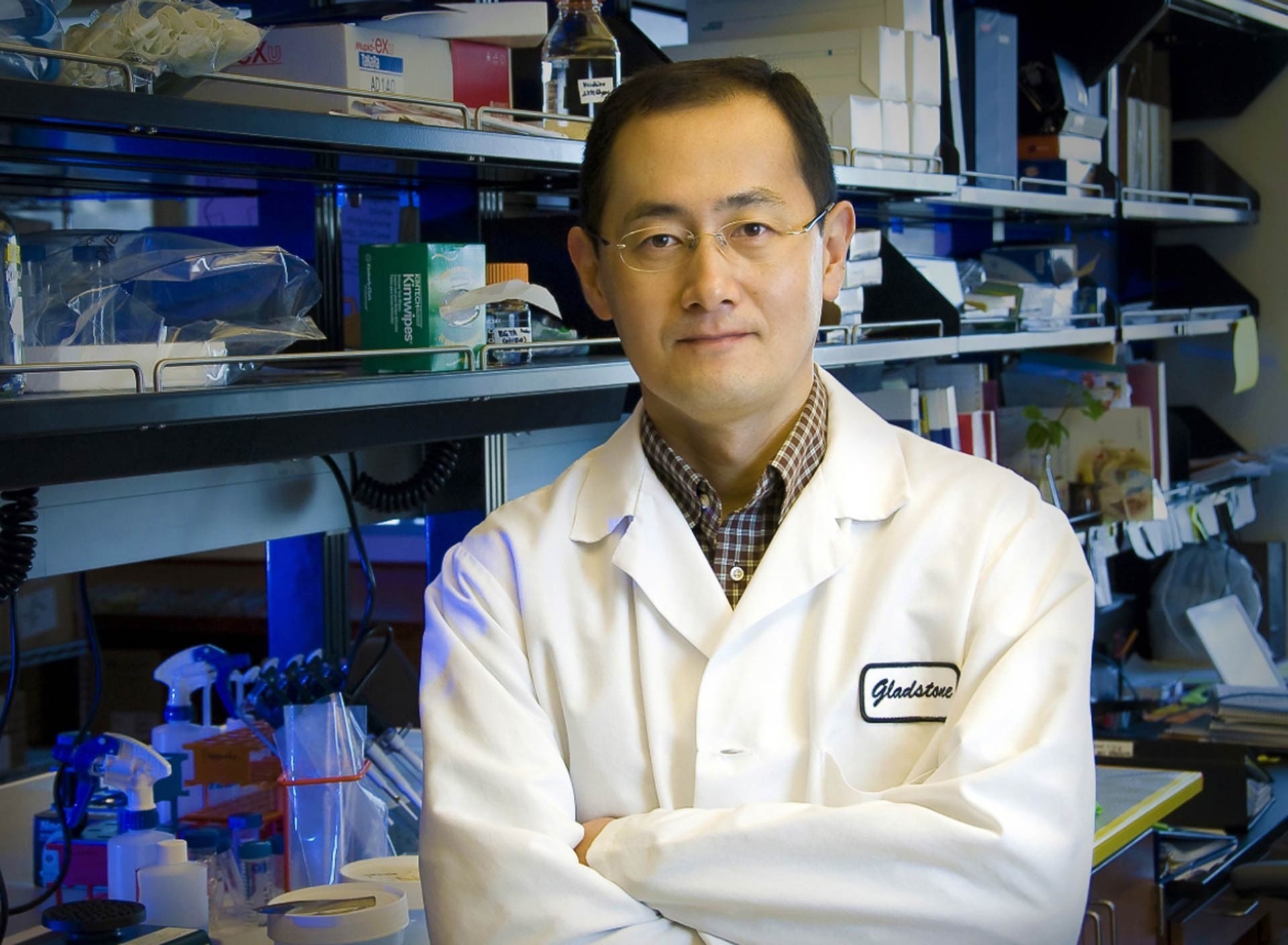 Khong nghe loi vo, bac si phau thuat chuyen qua nghien cuu, doat Nobel hinh anh