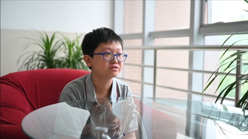 Thi sinh nho tuoi nhat ky thi dai hoc 2024 cua Trung Quoc hinh anh