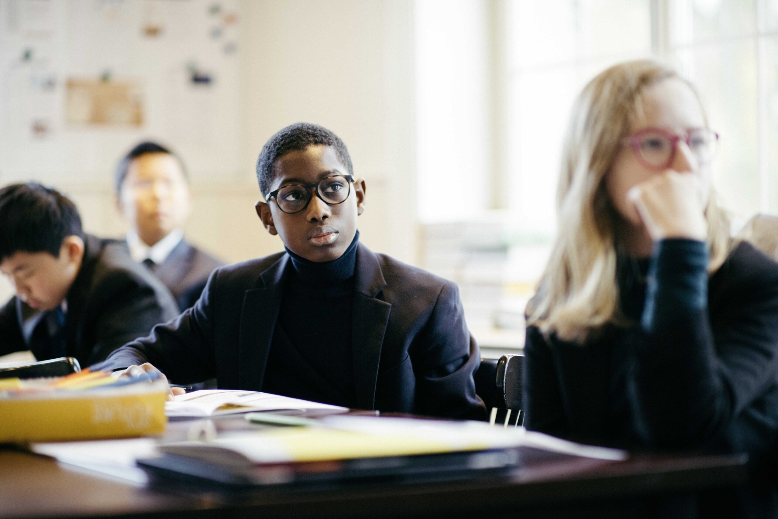 Con chau gioi sieu giau duoc day ve tien nhu the nao? hinh anh