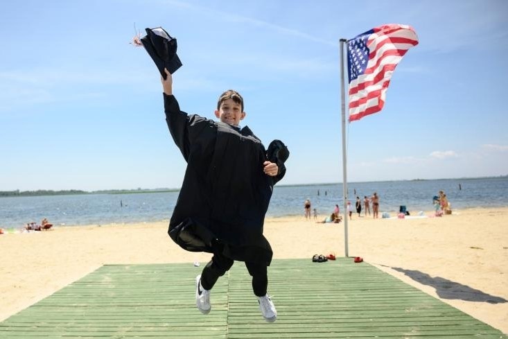 Than dong nguoi My vao dai hoc khi moi 11 tuoi hinh anh